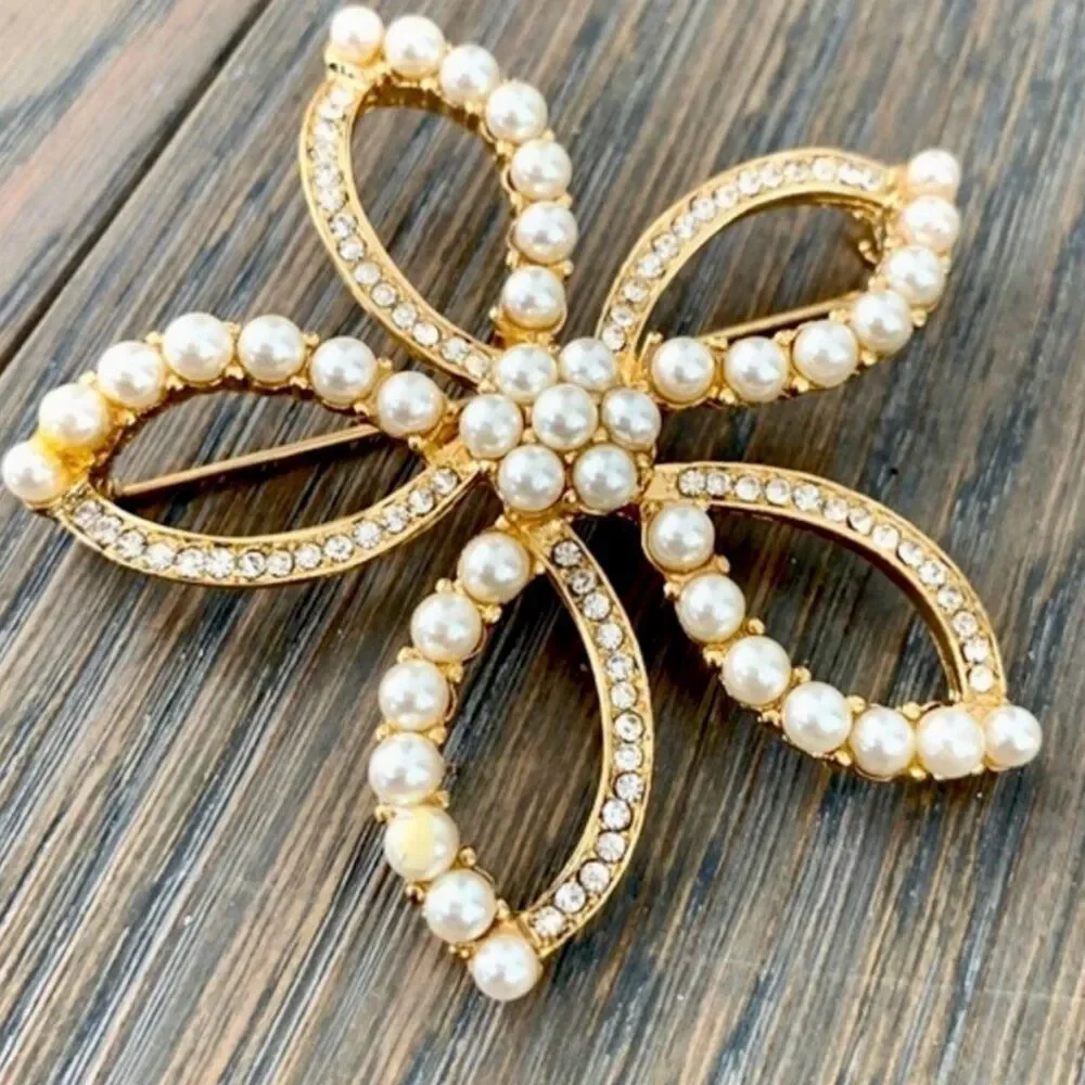 Large Bro Brooch Faux Pearl Flower Lapel Pin Vintage Style Gold Tone